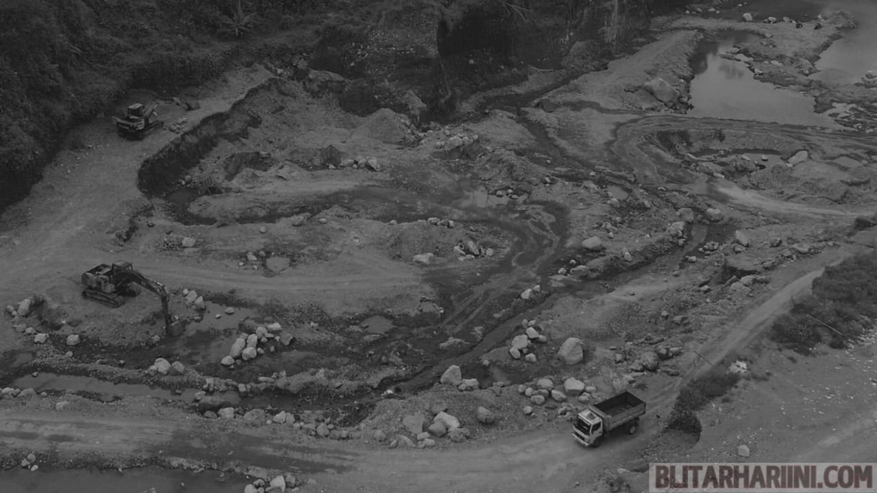 Fakta! PMII Blitar Temukan Alat Berat di Area Pertabangan, Adakah Oknum Bermain?
