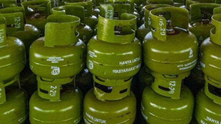 Gas Elpiji 3 Kg di Blitar Langka, Warung Kelontong PHP Pembeli