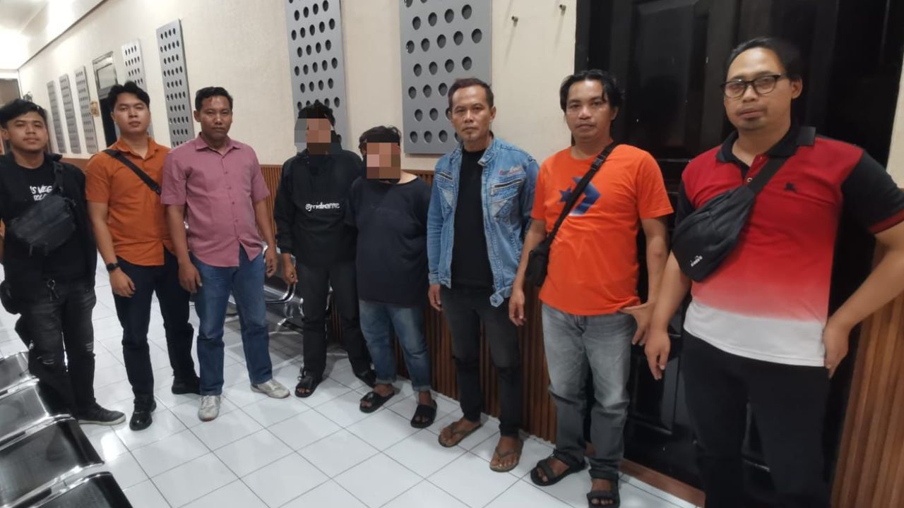 BLITARHARIINI.COM - Satuan Reserse Kriminal (Satreskrim) Polres Blitar berhasil menangkap dua tersangka yang diduga melakukan pencurian sepeda motor (curanmor) di wilayah hukum Polres Malang dan Polresta Malang Kota, yakni GS dan NA.