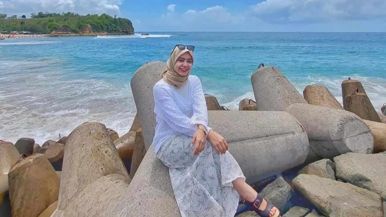Blitar Punya Pantai Eksotis, Jangan Kira Hanya Bali yang Bisa!