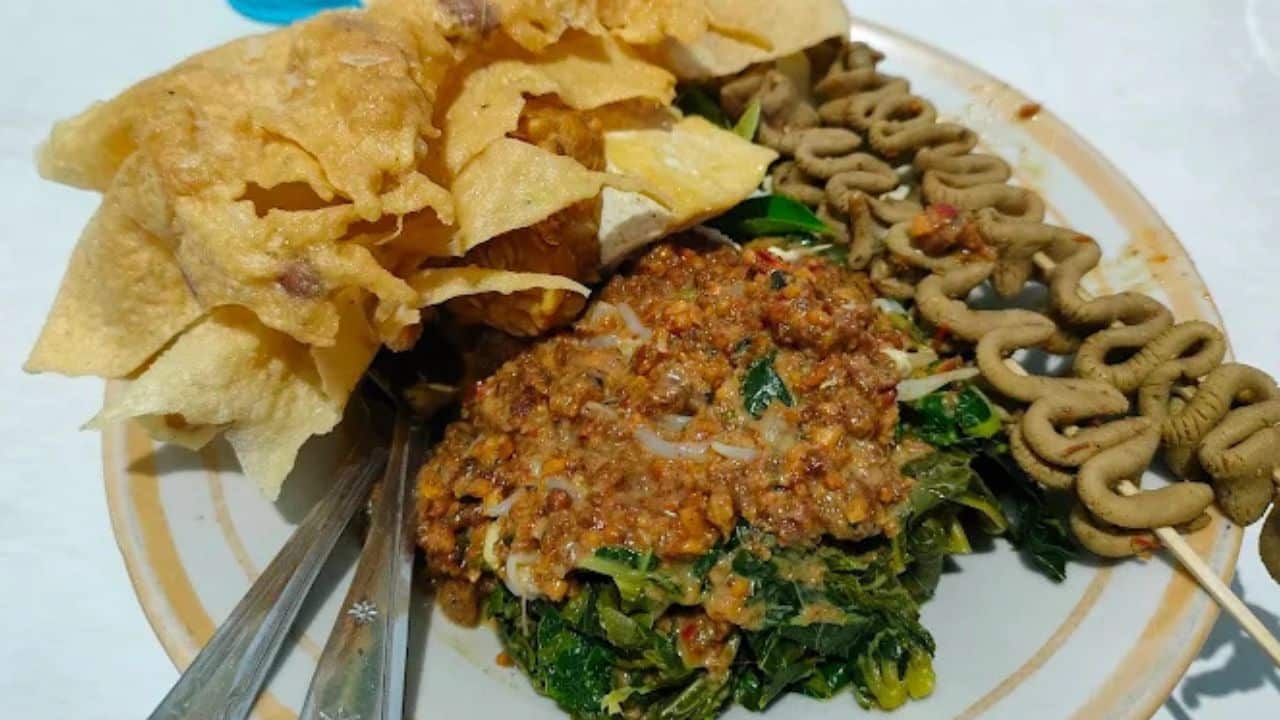 Kuliner Nusantara: 5 Warung Nasi Pecel Terpopuler di Blitar