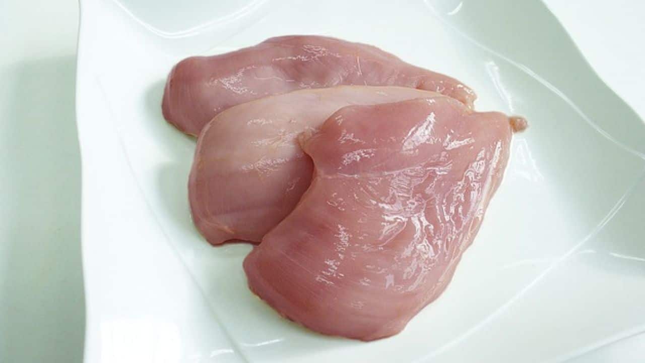 Harga Daging Ayam Ras dan Cabai Merah Besar di Kabupaten Blitar Turun