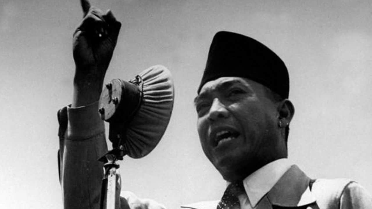 Siapa Bilang Bapak dari Blitar: Makna Lokal dalam Lagu 'Bersuka Ria'