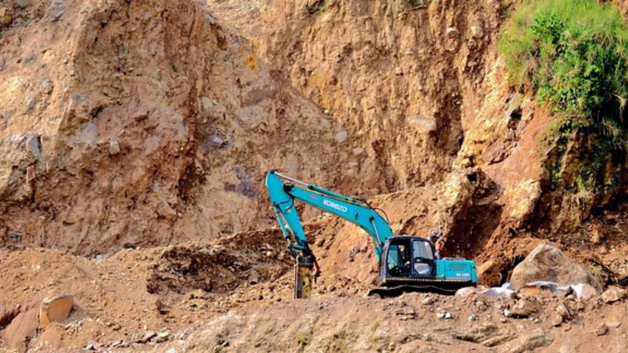 Sorotan Tajam Dampak Lingkungan dan Sosial Aktivitas Tambang Pasir di Blitar