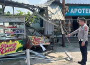 Truk Hino Tabrak Minibus di Jalan Bence, Blitar: Kerugian Rp 5 Juta