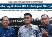 Blitar Pertahankan Predikat Nindya, Mas Ibin Terima Penghargaan KLA 2025
