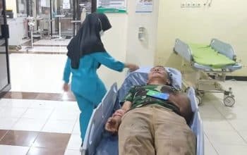Emosi Tak Terkendali, Kakek Bacok Kades Umbuldamar Blitar dengan Sabit