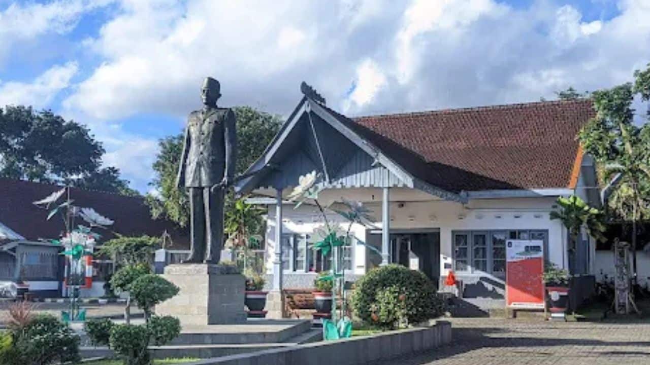 Mengapa Dinamai Istana Gebang? Menguak Asal-usul Nama Kediaman Keluarga Bung Karno di Blitar